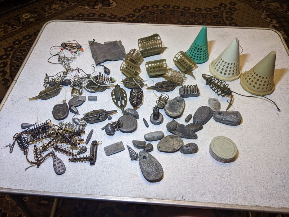 Рыбацкие снасти разные