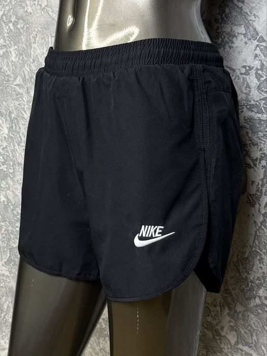 Nike dri-fit шорты М размер женские беговые черные