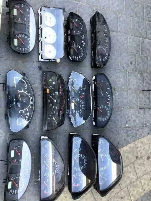 Панель приборів спідометр тахометр марки авто в описі