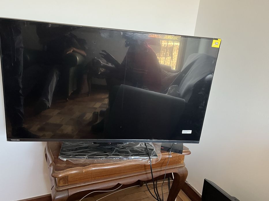 TV TOSHIBA 40’ novinha