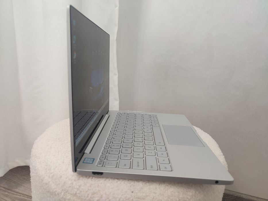 Ультрабук Xiaomi Mi Notebook Air 12.5" / Core m3-7Y30 / 4GB / SSD 128GB АКБ  5-6год