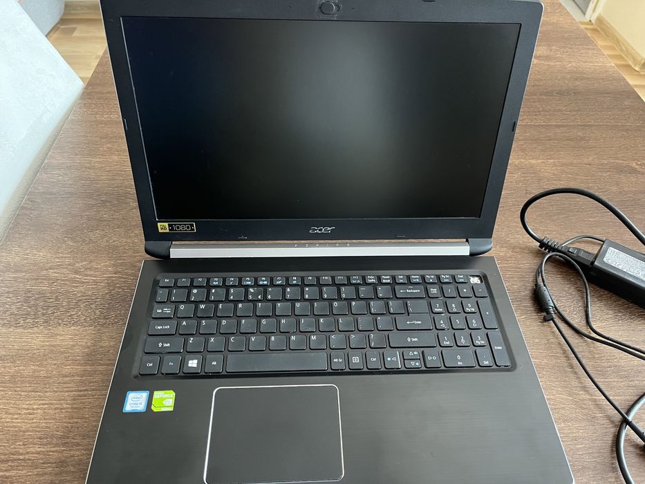 Laptop Acer Aspire 5 i5 7200 ,256GB.