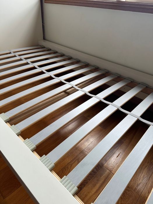 Cama, estrado, colchão IKEA MALM 90x200