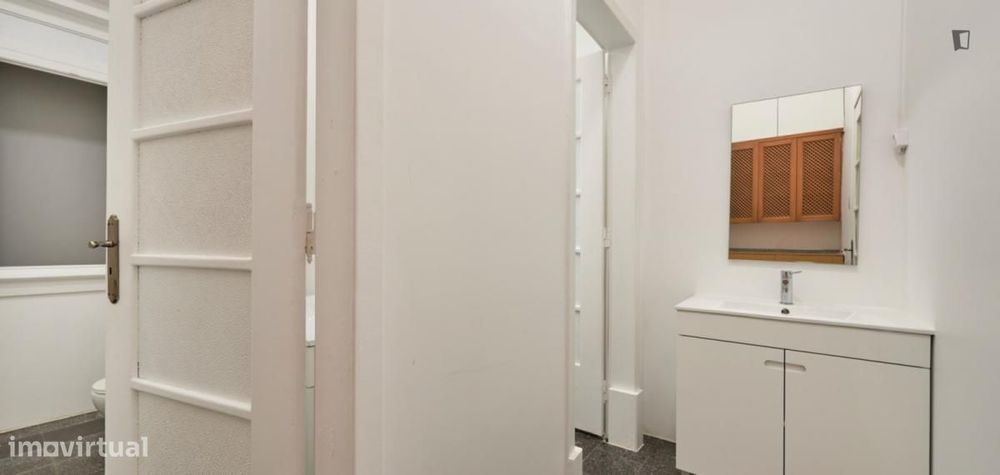 Quarto - localizado em Saldanha Lisbon