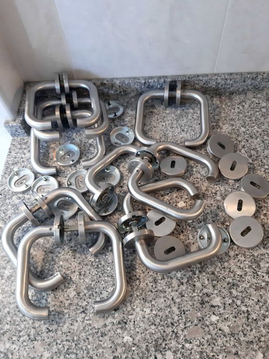9x Puxadores de porta em aço polido
