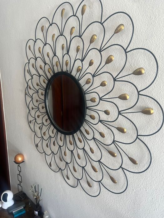 Espelho Decorativo de Parede – Design Floral Preto e Dourado