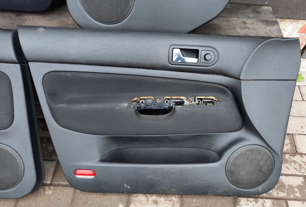 boczki drzwi tył vw bora golf iv kombi