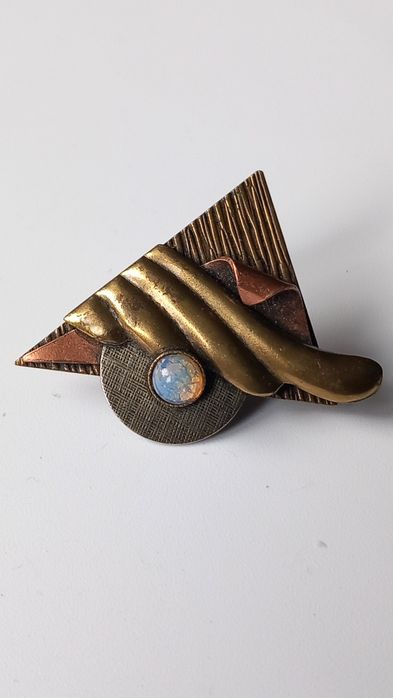 Broszka w stylu art deco