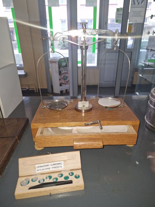 Waga apteczna  75 r.