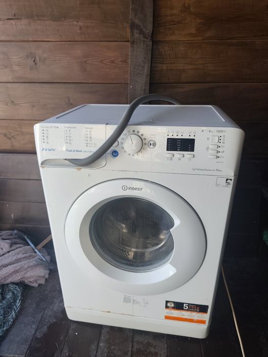 Пральна машина indesit