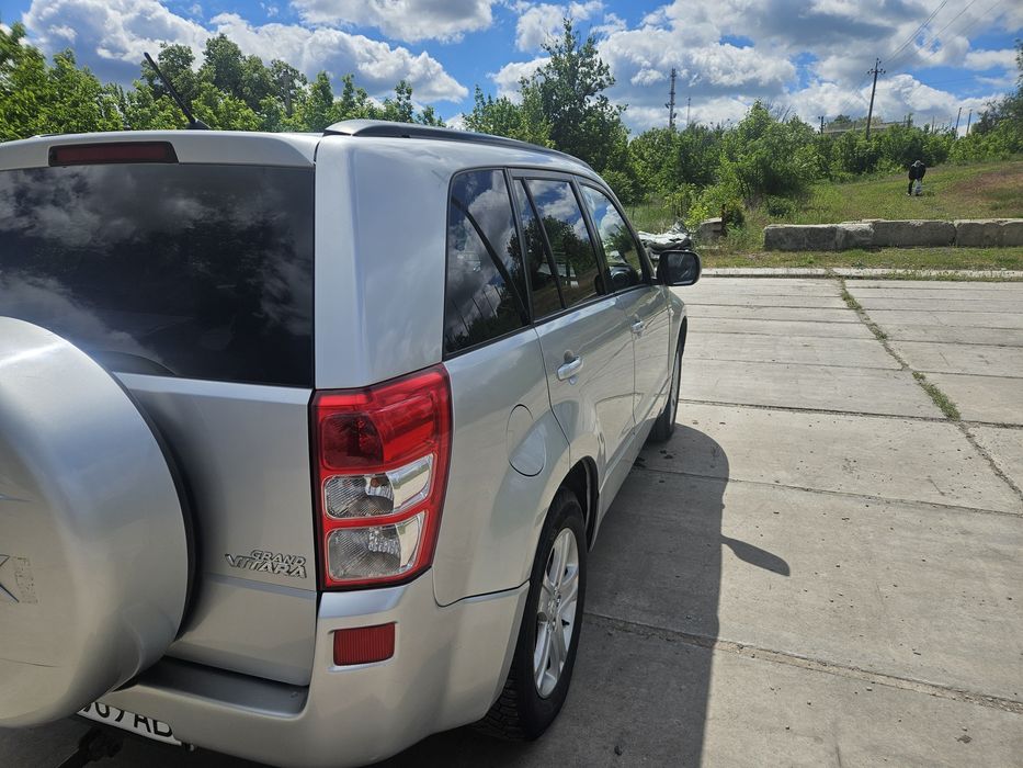 Suzuki Grand Vitara 2.0 бензин 2007 року