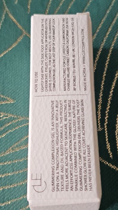 CLE Cosmetics żel do twarzy nadający błysk
