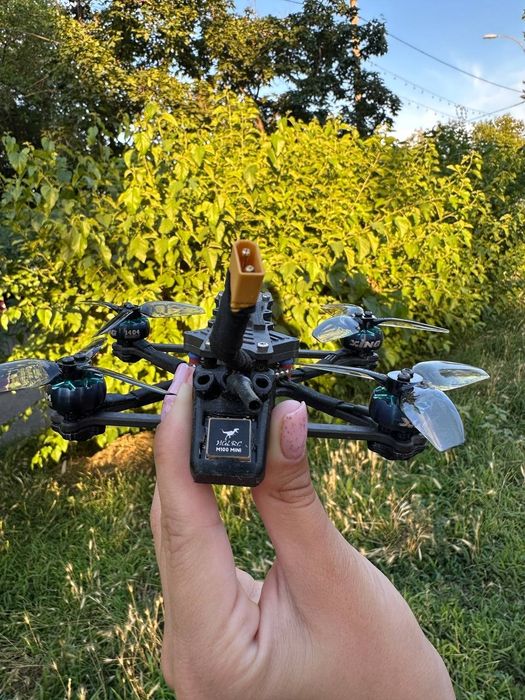 Компактний fpv дрон на цифровій системі dji 04 з GPS