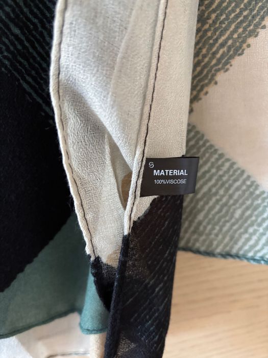 Piękny duży szal damski na wiosnę nowy