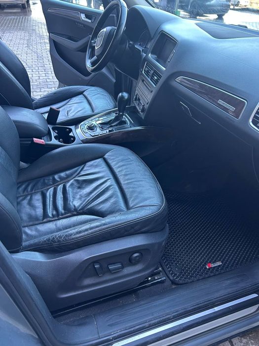 Надійний повнопривідний кросовер Audi Q5 Quattro