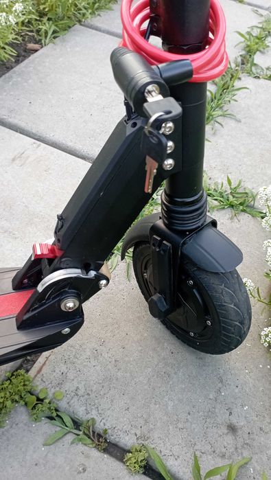 Продам електросамокат KONAR KES-A07