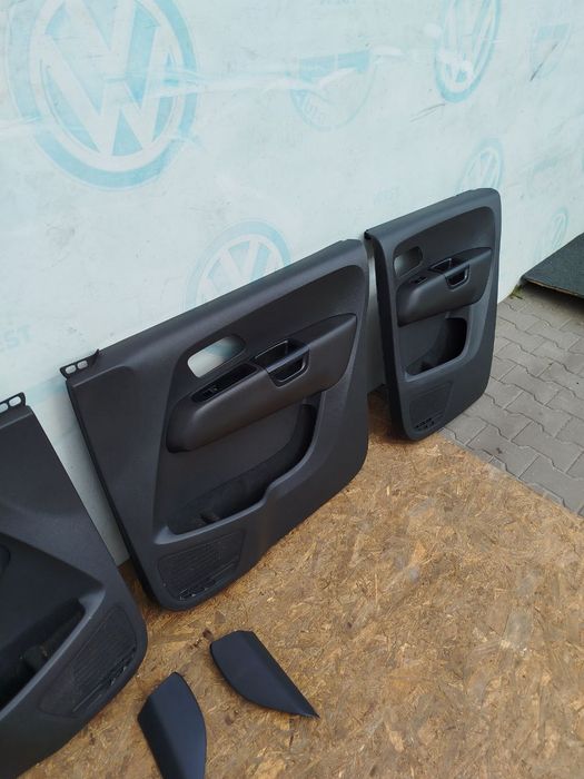 Дверні карти VW Amarok