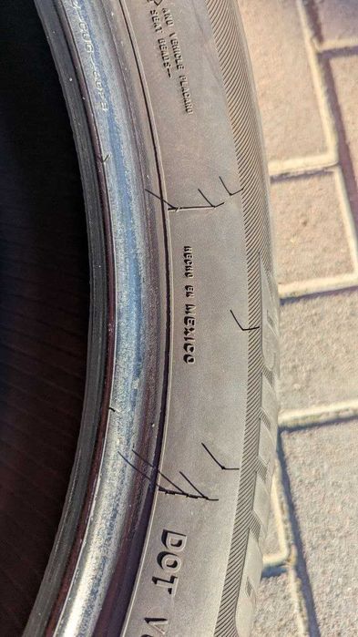 Шини 225/55 R18 98H Bridgestone Dueler H/P Sport