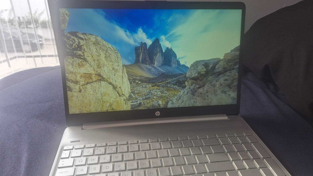 Portátil HP Laptop 15s-eq2107np 15.6" Prateado Natural