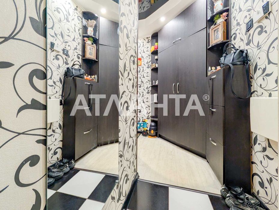 2-кімнатна квартира з ремонтом, вулиця Радісна / Черемушки