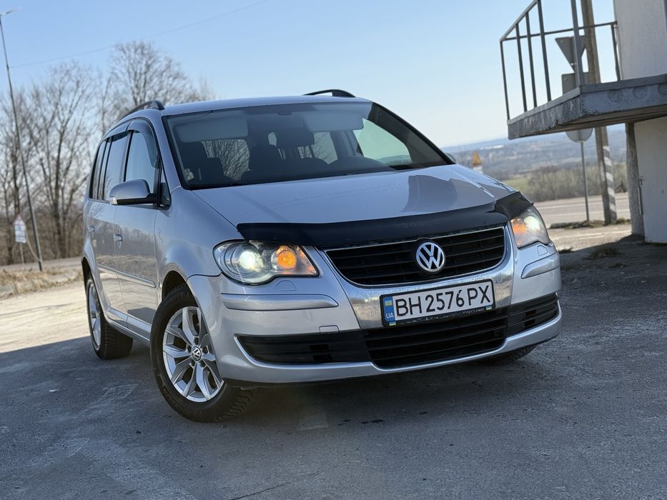 Volkswagen Tuaran 2009р 2.0 АКПП