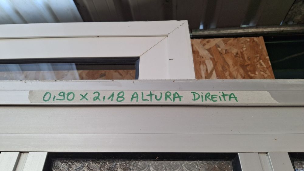 Porta aluminio 0,90 x 2,18 altura direita
