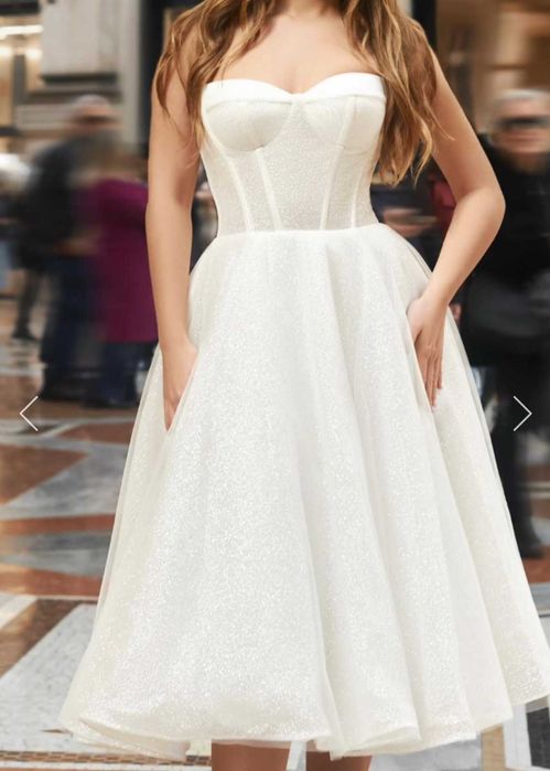 Весільна сукня міді