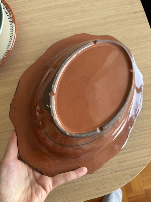 Travessa de barro pintada à mão – estilo tradicional português