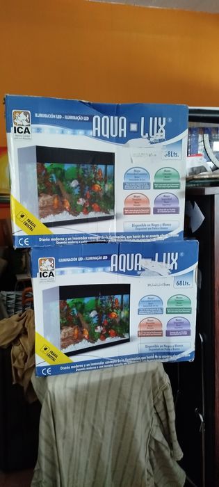Aquario com iluminação de 68litros.