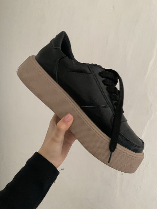 Жіночі кросівки на платформі