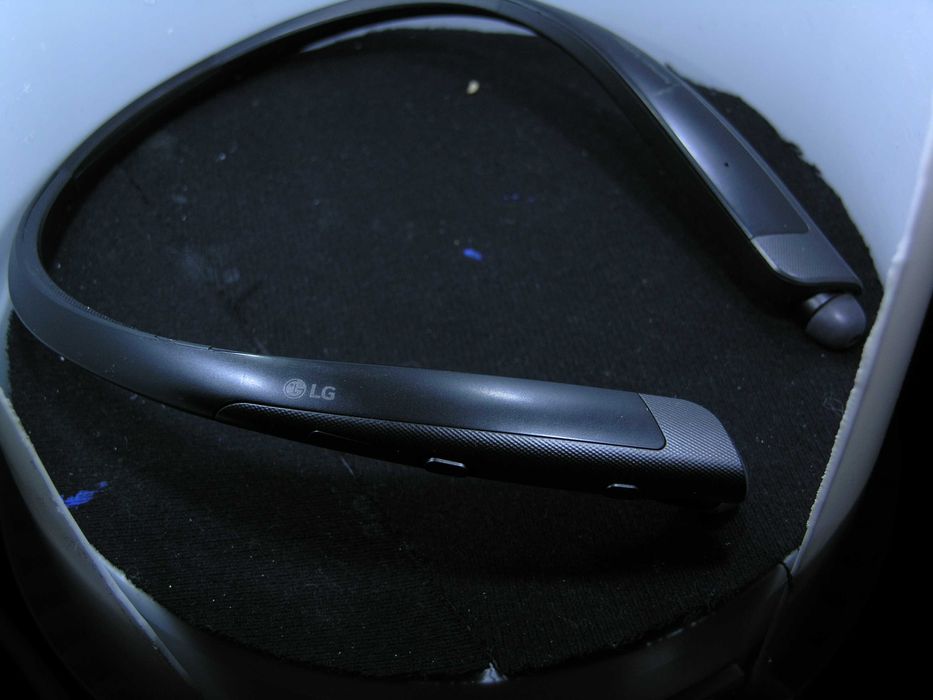 Для планшета Bluetooth гарнитура двухдрайверна из США орігінал LG Tone HBS-1125 Harman Kardon