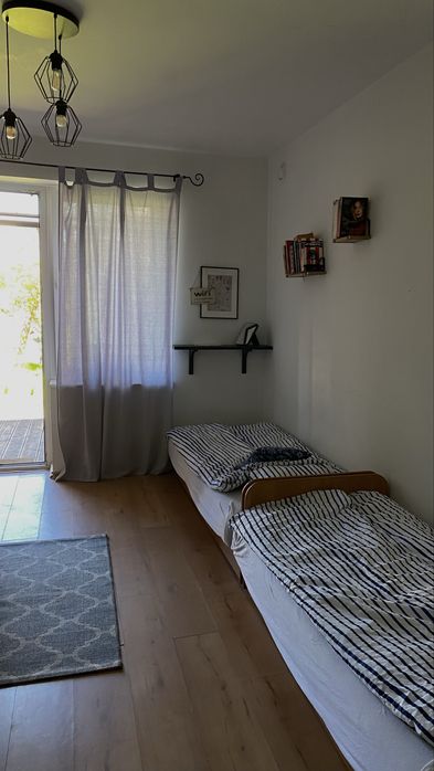 Klimatyczna kawalerka z tarasem w sercu Helu