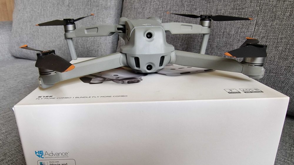 Sprzedam drona DJI AIR 2S z pełnym wyposażeniem