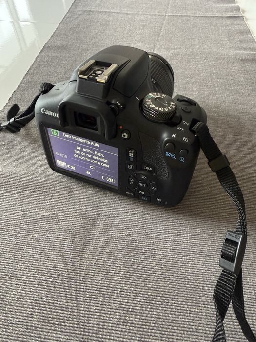 Máquina Fotográfica CANON EOS 2000D + 18-55 IS STM + 75-300