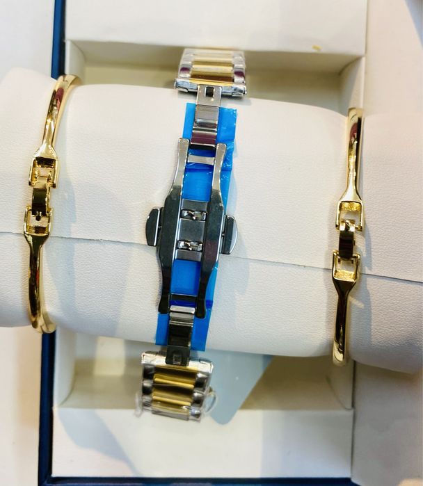 Reloj conjunto pulseiras para mulher