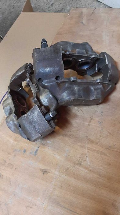 Супорт передній Форд Транзит ЛДВ Конвой ДАФ 400 R15 R16