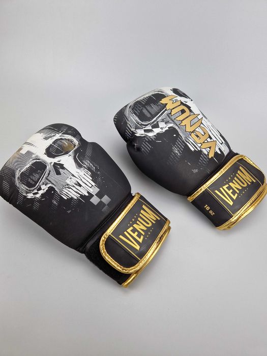 Rękawice Bokserskie VENUM SKULL 16OZ