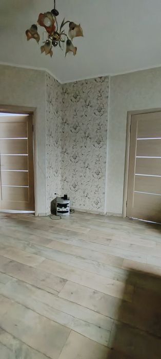 Продам будинок на Олексіївці ( Меживий Бульвар) червона лінія