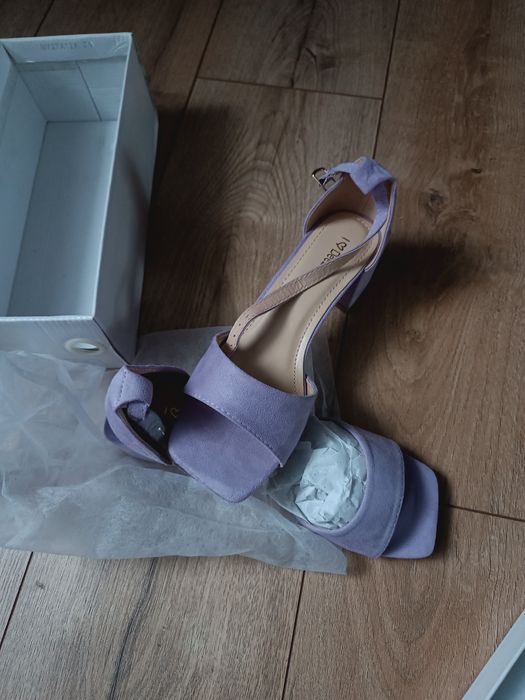 Buty wyjsciowe-Nowe    nowe