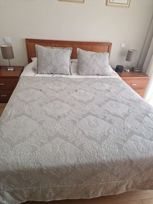 Cama em  carvalho Moviflor