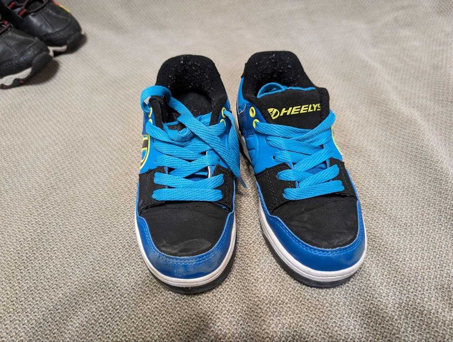 Кросовки с роликом в пятке HEELYS: 250 грн. - Роликові ковзани Київ на Olx