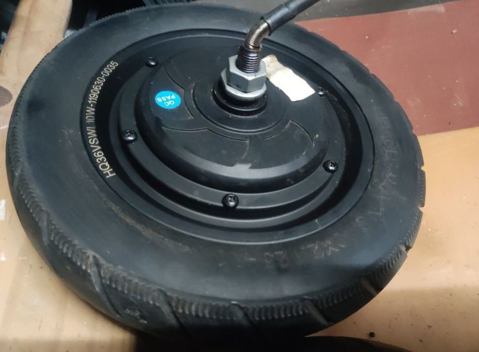 Roda com motor elétrico para trotinetes