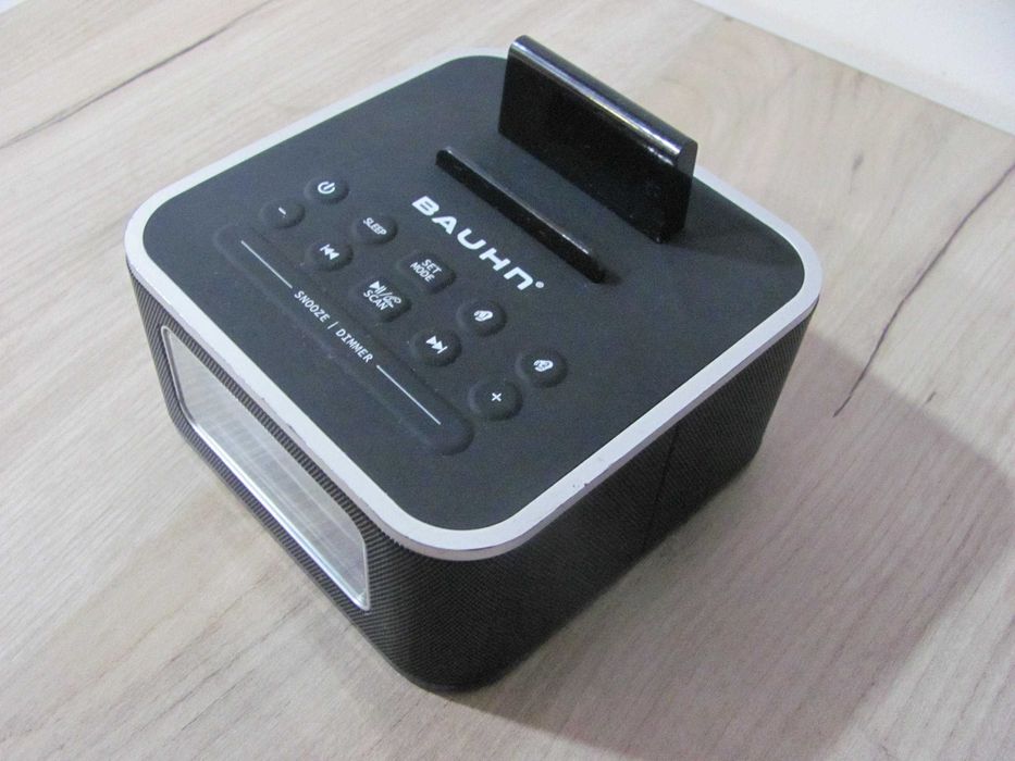 Radio z Budzikiem Bluetooth AUX Ładowanie BAUHN