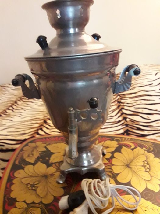Самовар електричний, радянських часів.