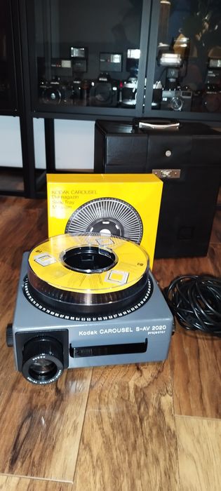 Rzutnik Kodak Carousel S-AV 2020 projector