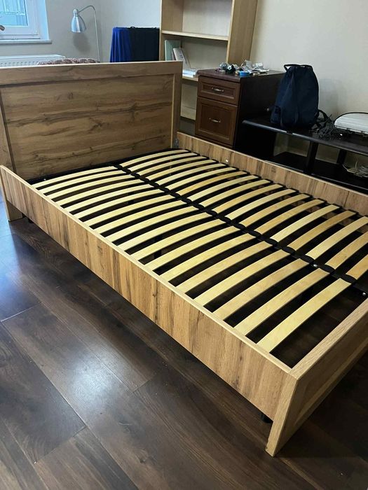 Sprzedaję łóżko 140x200