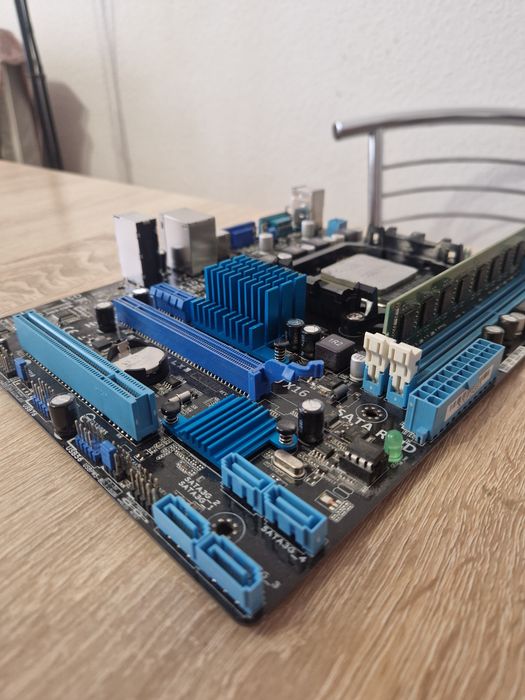 Комплект Материнська плата M5A78L-M LX3