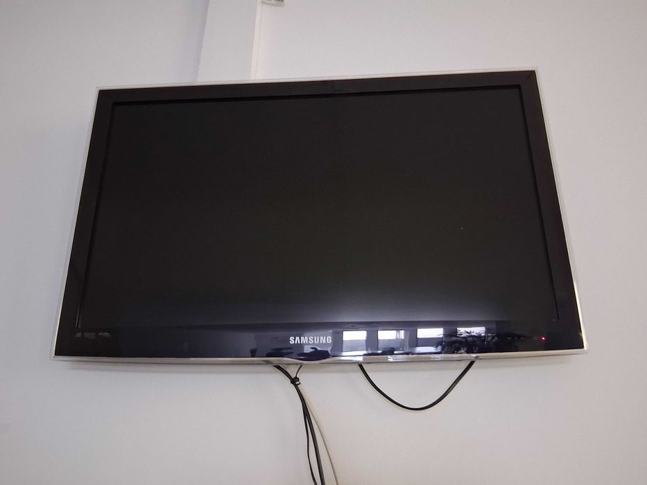 ID106-Vendo TV Samsung de parede 32''
