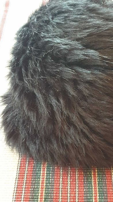 Damska czapka puchatka