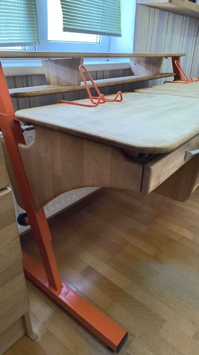 Продам дитячу парту